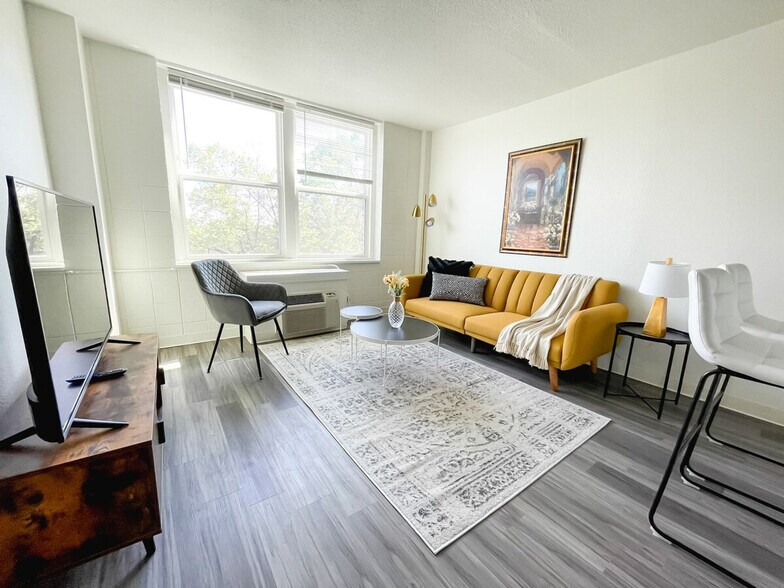 Building Photo - 2515 Burnet Ave