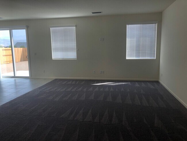 Building Photo - Gorgeous Four Bedroom Home 