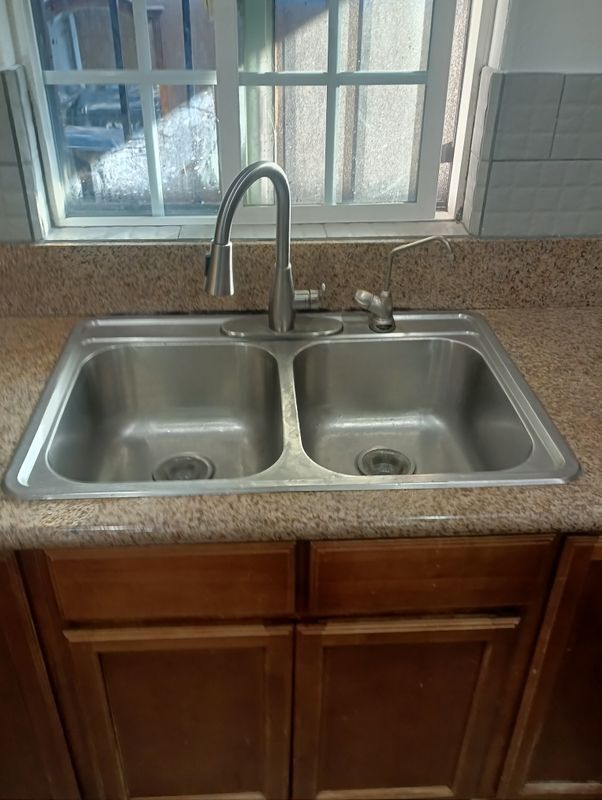 Building Photo - 3853 Winona Ave