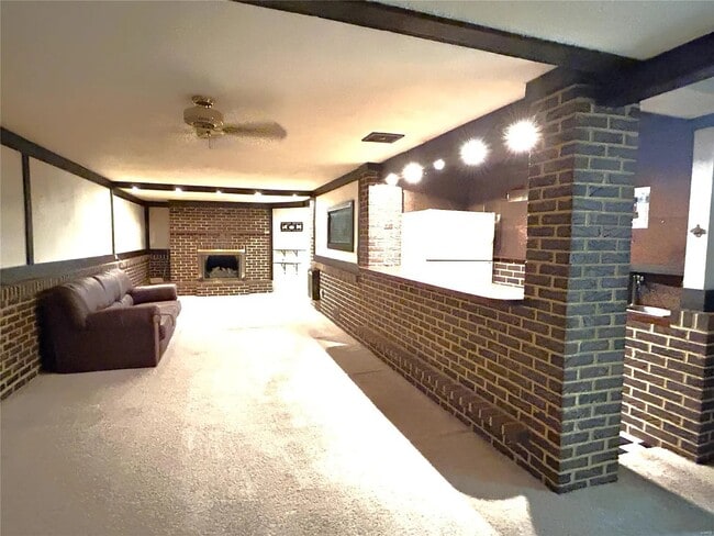 Building Photo - 840 Campion Ln