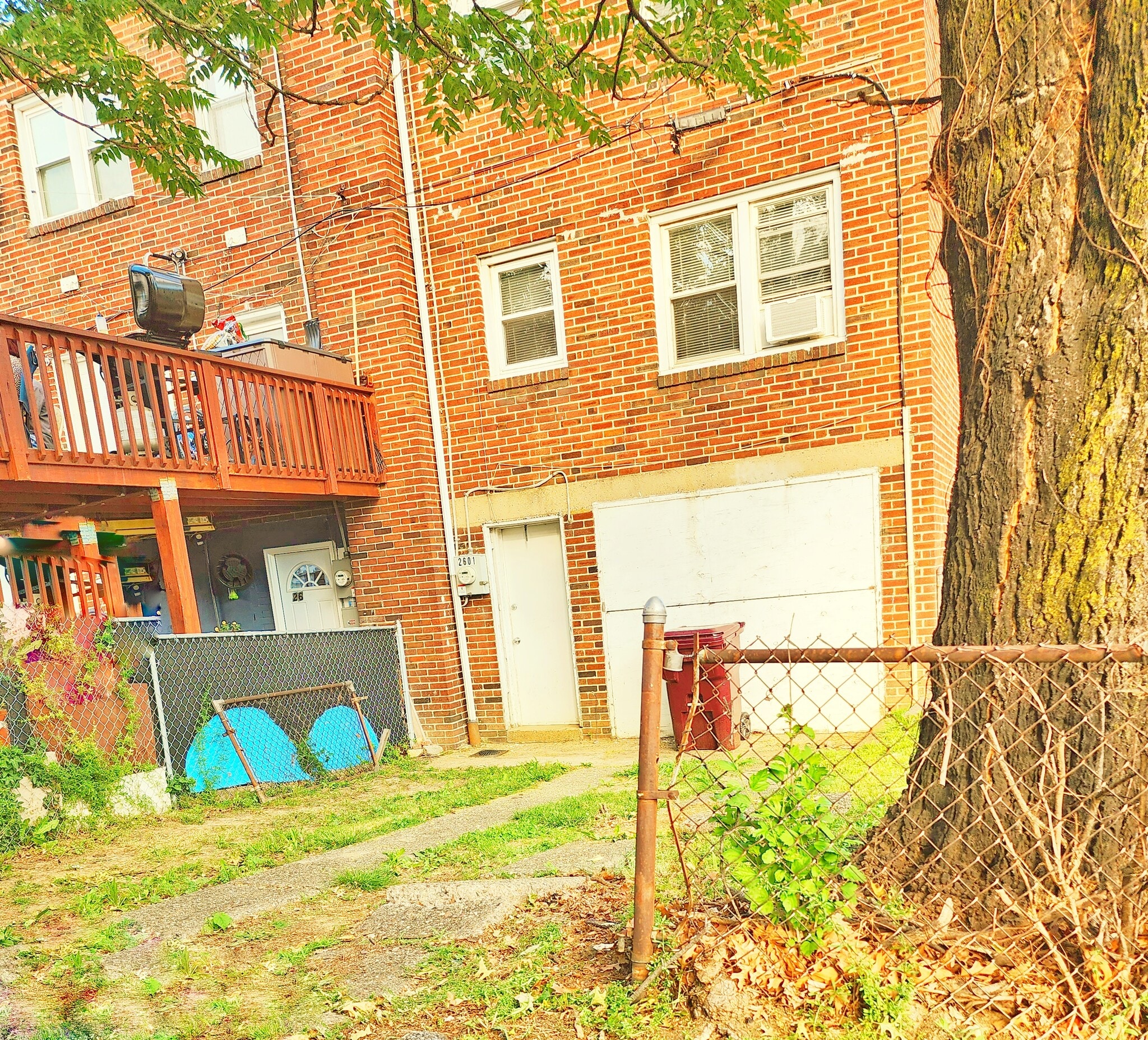Building Photo - 2601 N Heald St