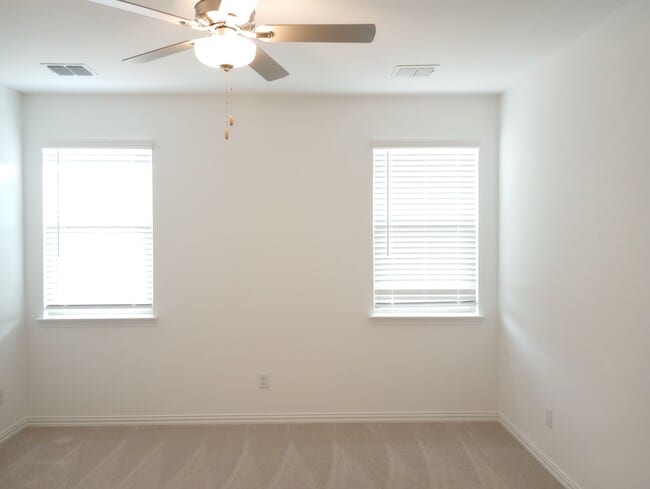 Building Photo - 5119 Winterberry Dr