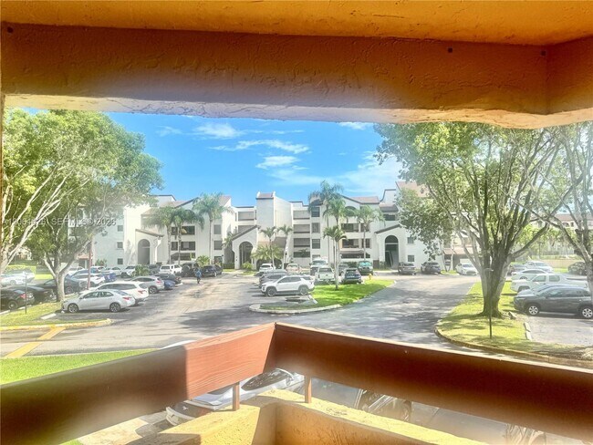 Building Photo - 9022 SW 123rd Ct