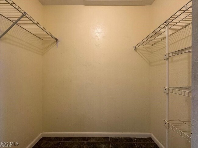 Building Photo - 647 Homestead Rd S