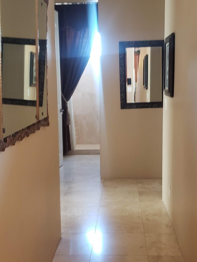 Building Photo - 13401 N 18th St