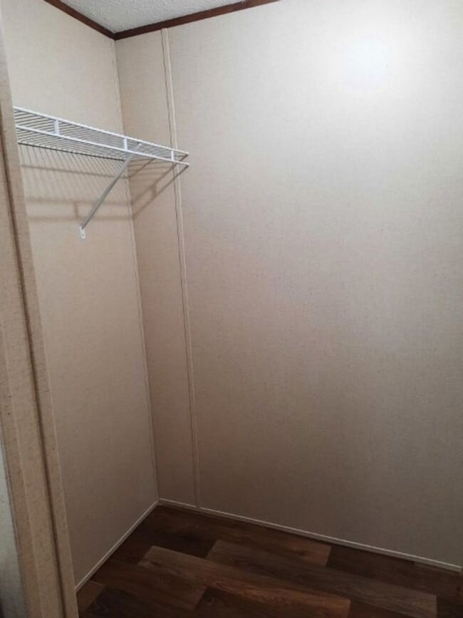 Building Photo - $1,000 - 2 Bedroom / 2 Bath Mobile Home in...