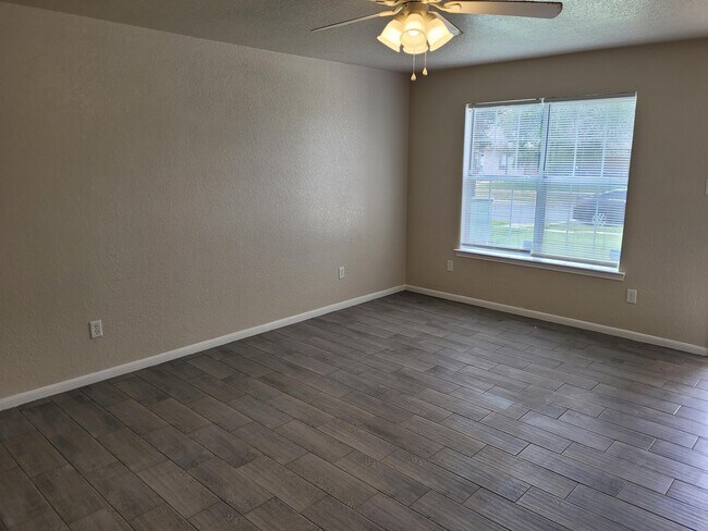Building Photo - 4604 Acorn Creek Trail