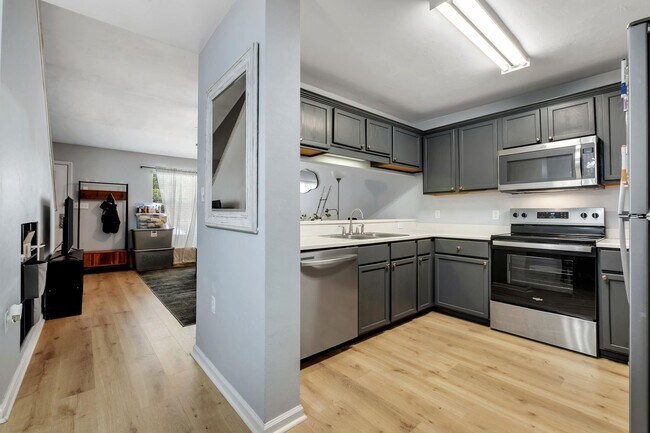 Building Photo - 241 Dixie Dr
