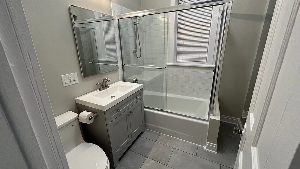 Bathroom - 1333 N Rockwell St