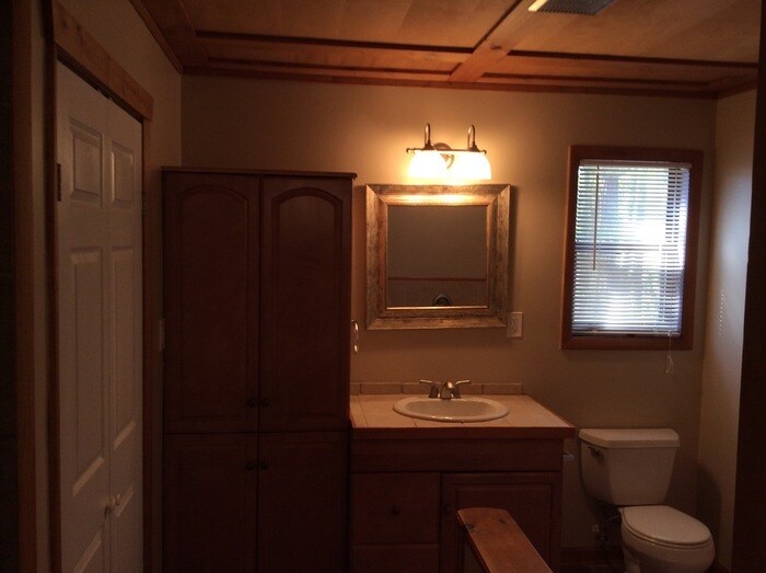 Building Photo - 4944 Tremont Dr NE