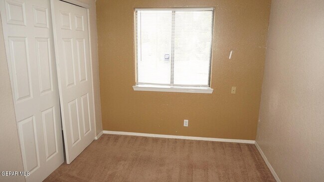 Building Photo - 1801 Garden Gate Way