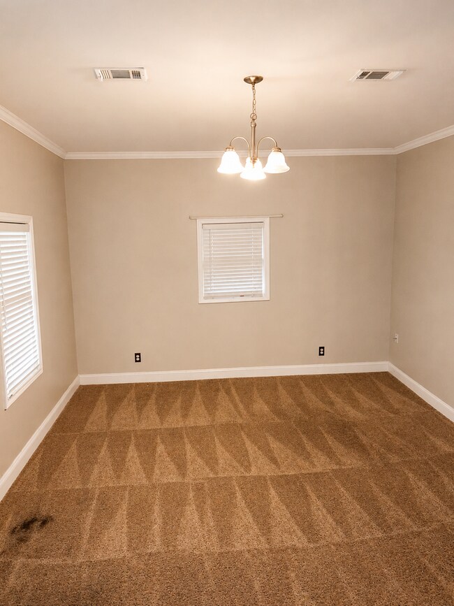 Building Photo - Beautiful 3BR/2BA Home with Large Yard & Outdoor Deck | Northeast Jackson