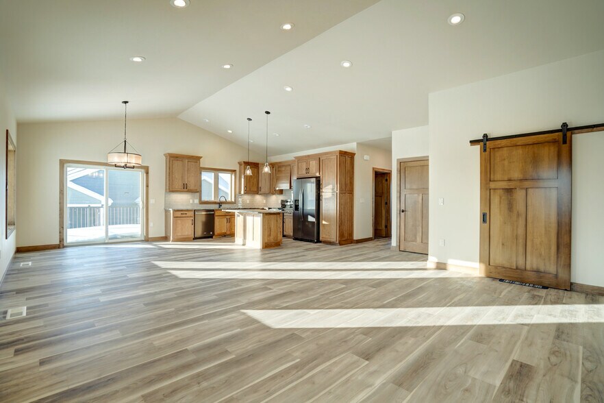 Living/Dinning - 805 Blue Mounds St