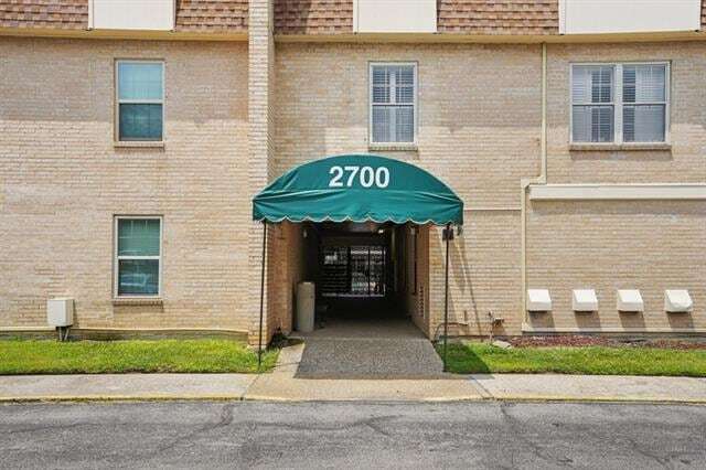 Building Photo - 2700 Whitney Pl