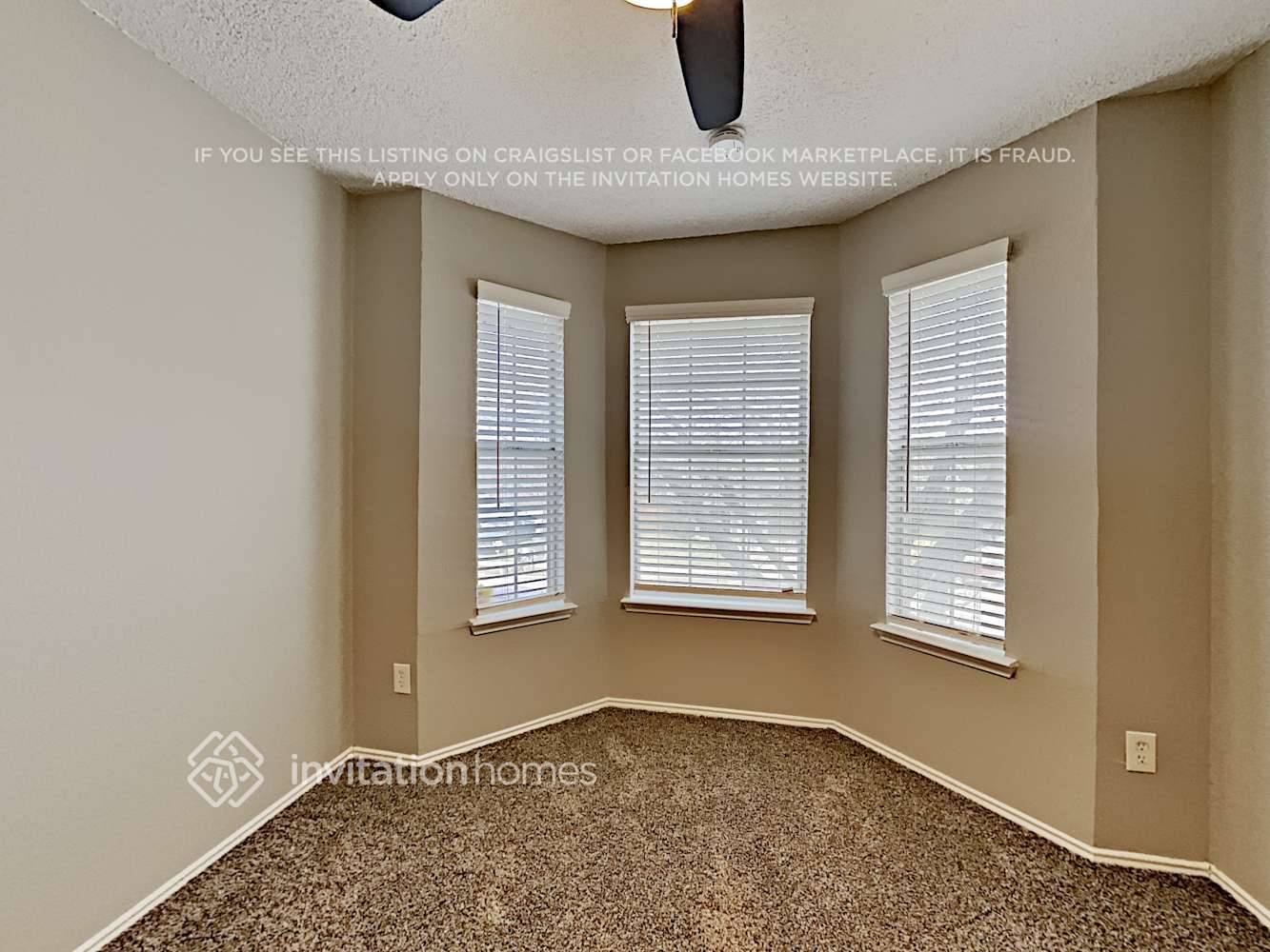 Building Photo - 9218 Oak Hollow Dr