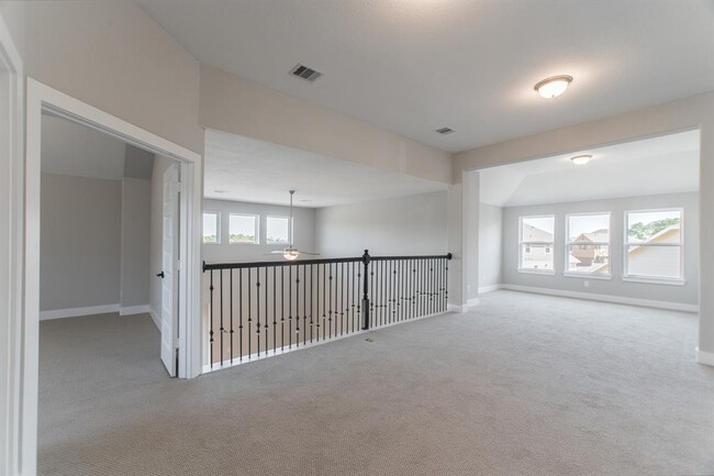 Building Photo - 2016 Woodland Park Ct