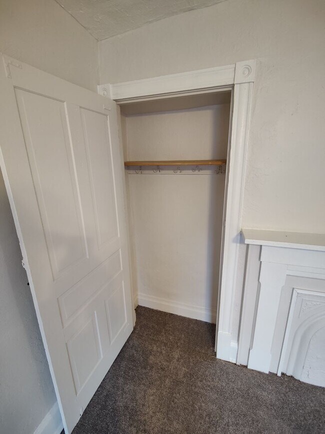 Building Photo - 2423 Wrights Wy