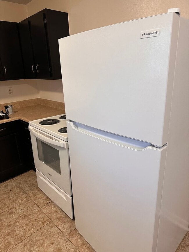 Building Photo - 3 Bedroom/ 1 1/2 Bath House - GREAT LOCATION