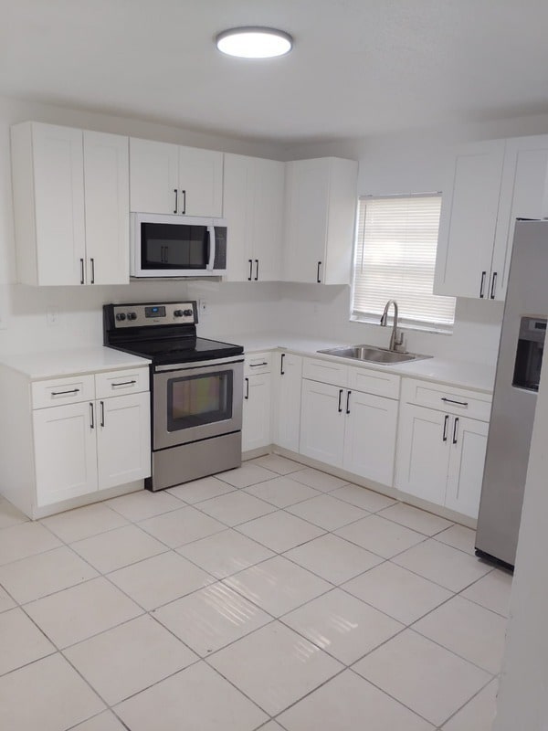 Primary Photo - 1729 Birchwood Cir