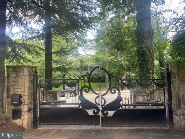 Primary Photo - 5301 Goldsboro Rd