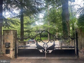 Building Photo - 5301 Goldsboro Rd