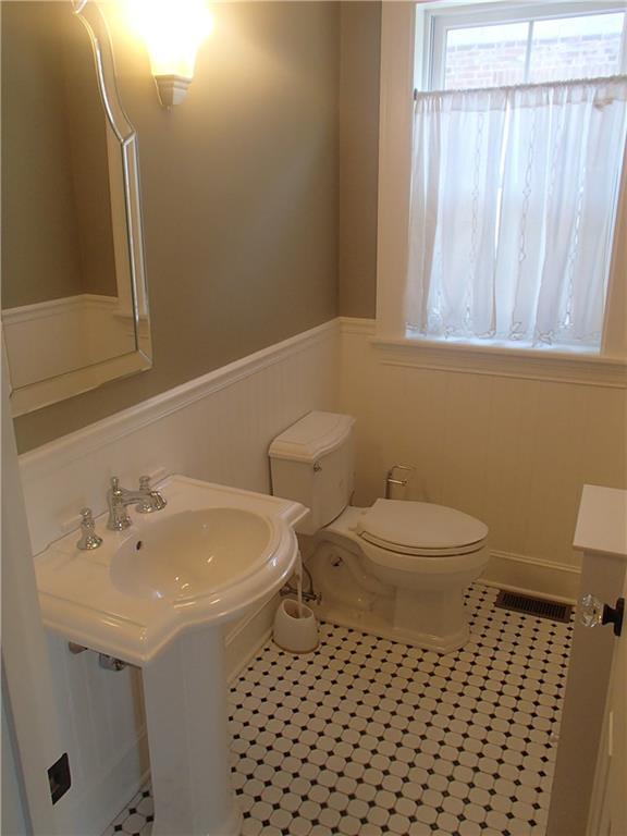 Building Photo - 490 Broadway