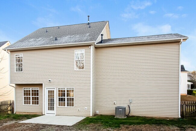 Building Photo - 7033 Tanners Creek Dr