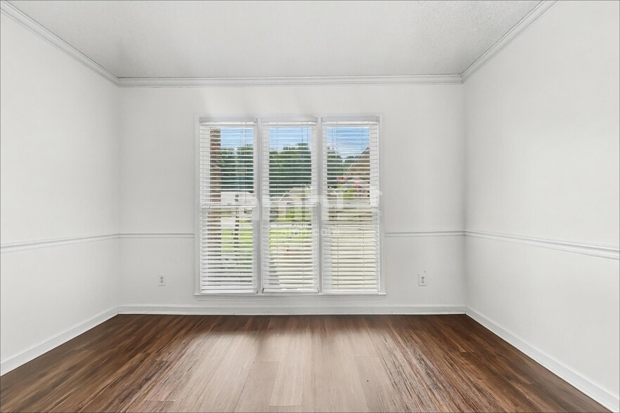 Building Photo - 1466 Far Dr