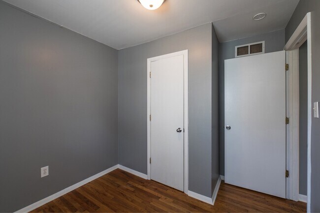 Building Photo - 20340 E 8 Mile Rd