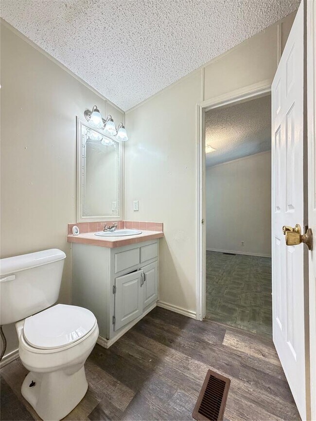 Building Photo - 372 Co Rd 4450