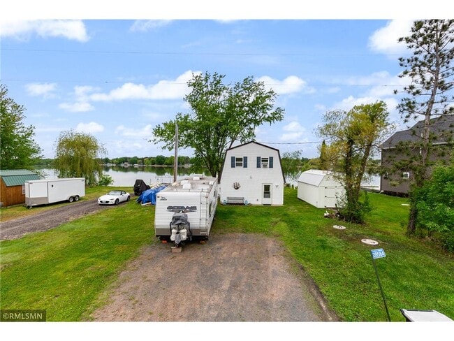 Building Photo - 28584 Lakewood Dr NW