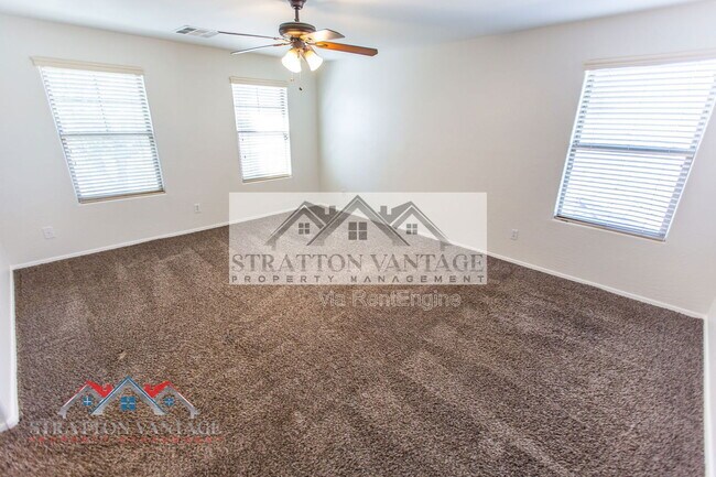 Building Photo - 1247 S Emmett Dr