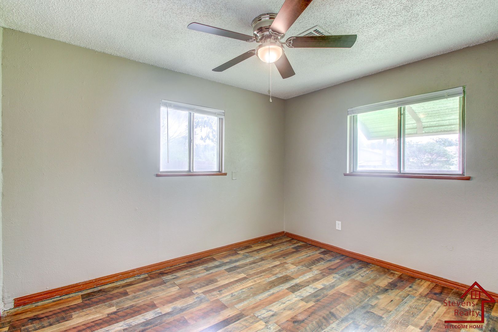 Building Photo - 1436 NW Ozmun Ave