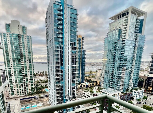 Building Photo - 1240 India St