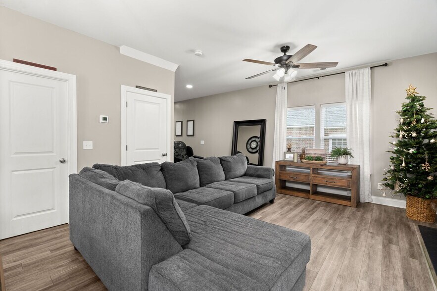 Building Photo - 65 Folly Road Blvd