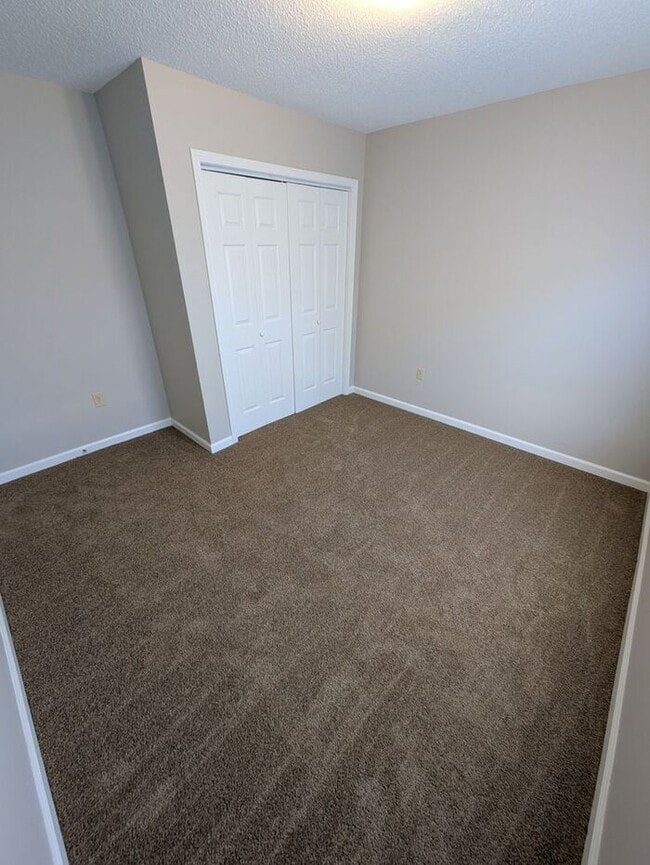 Building Photo - 2BD/2BA Unit at The Squires in Newton