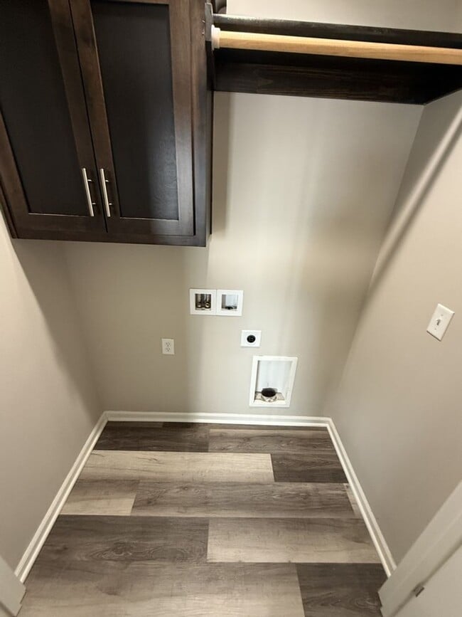 Building Photo - 4BR/3BA Home for Rent in Peculiar, MO 64078 | 2-Car Garage | Deck | Pet-Friendly | Cass County