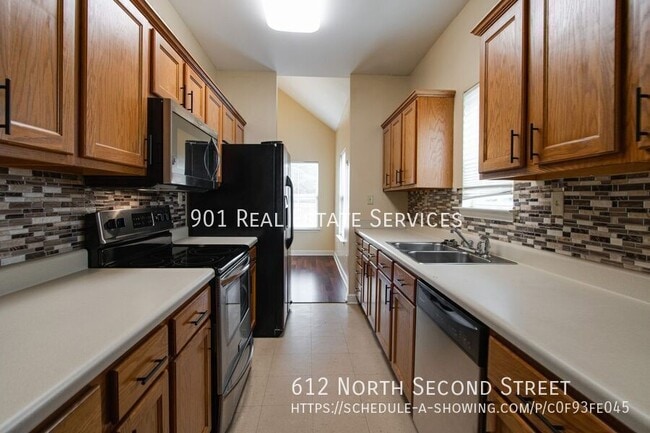 Building Photo - 612 North Second Street-