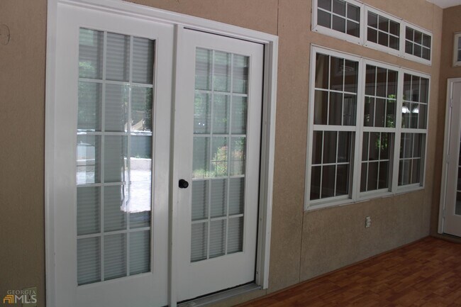 Building Photo - 203 Carrington Way