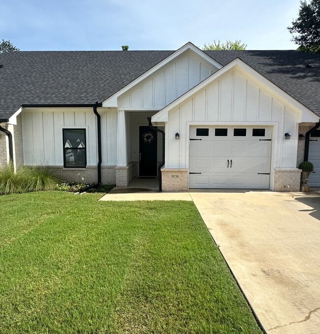Building Photo - Magnolia Park #10730