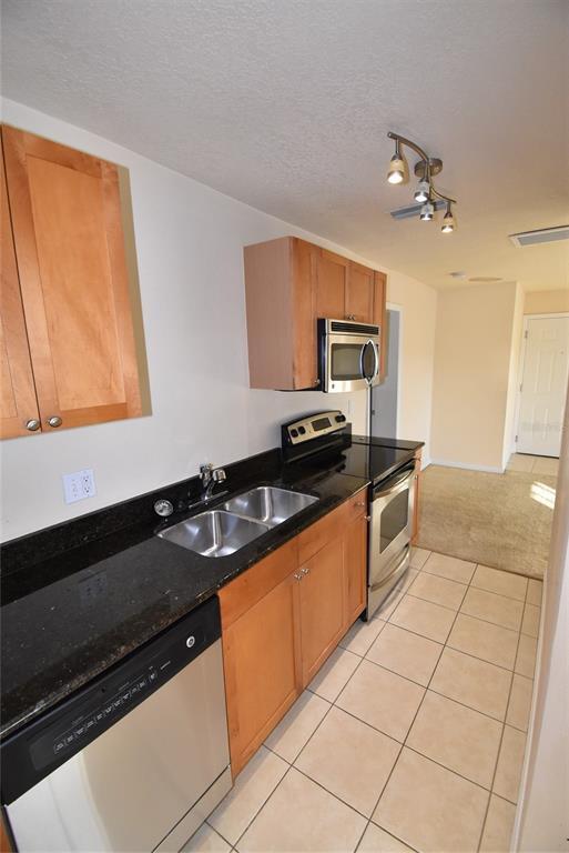 Building Photo - 220 Pompano Dr SE