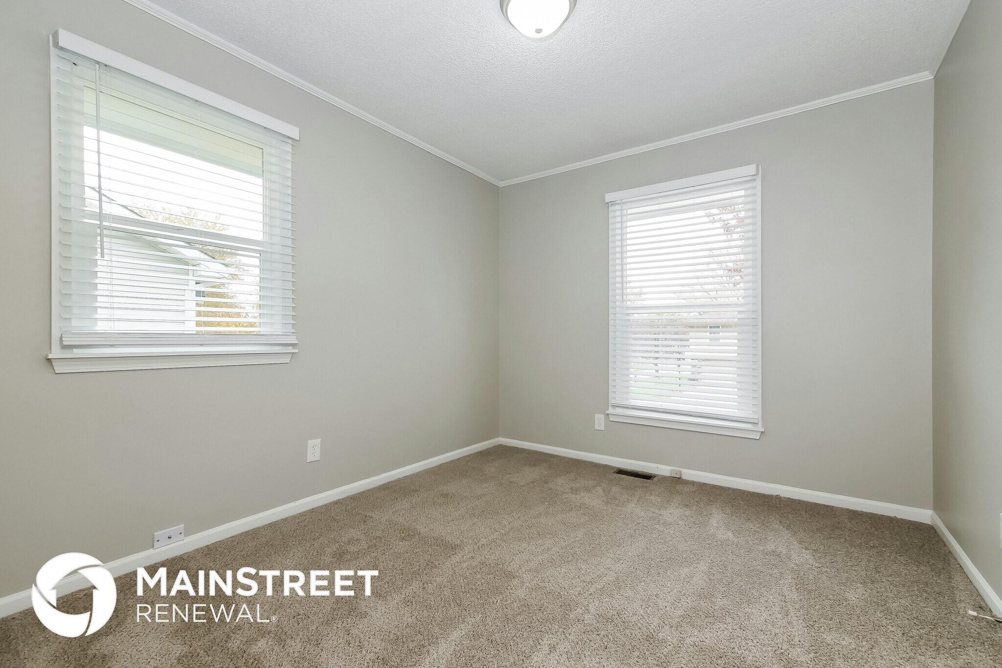 Building Photo - 8523 N Rhode Ave