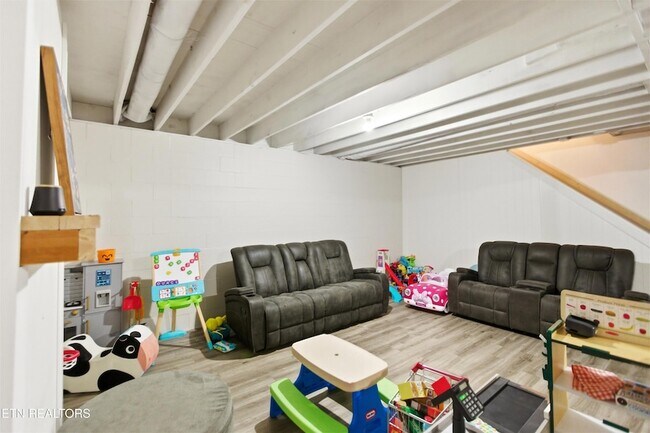 Building Photo - 1501 Woodbury Ct