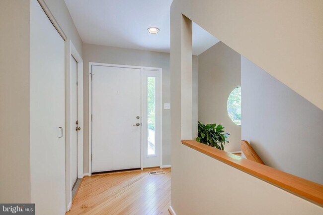Building Photo - 1656 Cedar Hollow Way