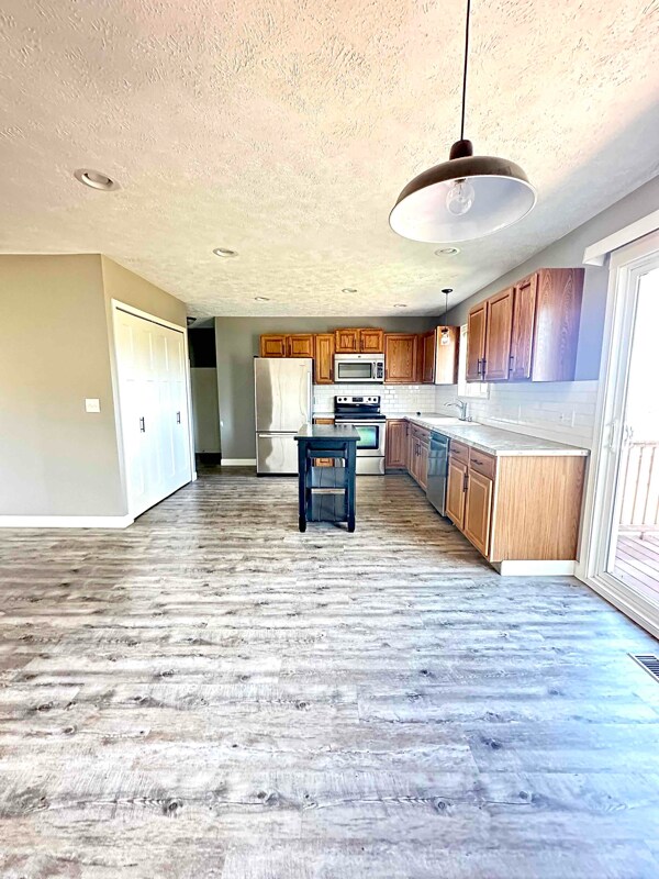 Building Photo - 7644 Deer Track Run