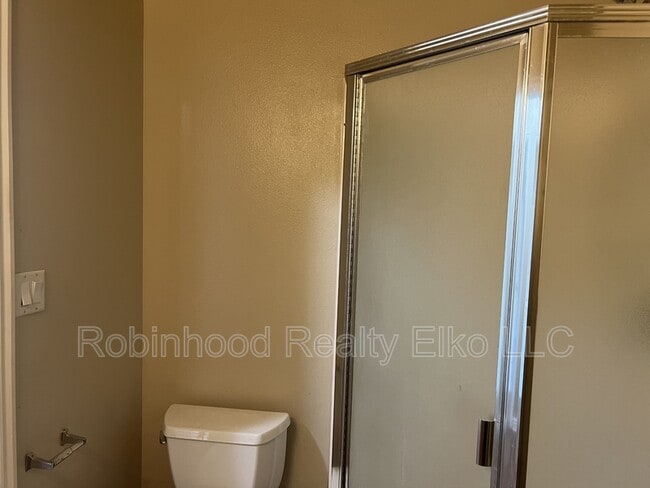 Building Photo - 1640 Winchester Dr