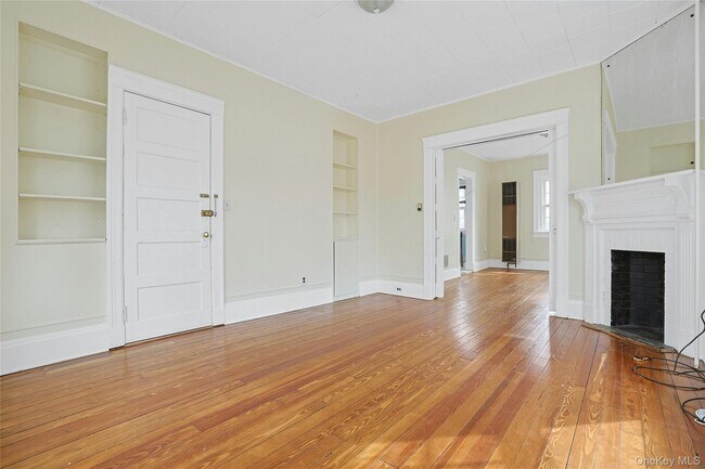 Building Photo - 105 S Broadway