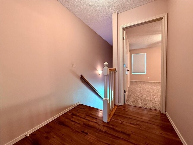 Building Photo - 1404 Camellia Dr