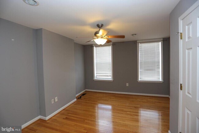 Building Photo - 524 S Bouldin St