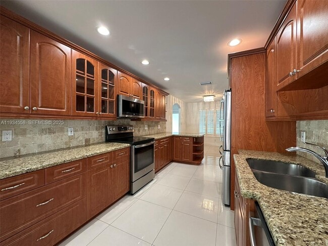 Building Photo - 7535 SW 117th St